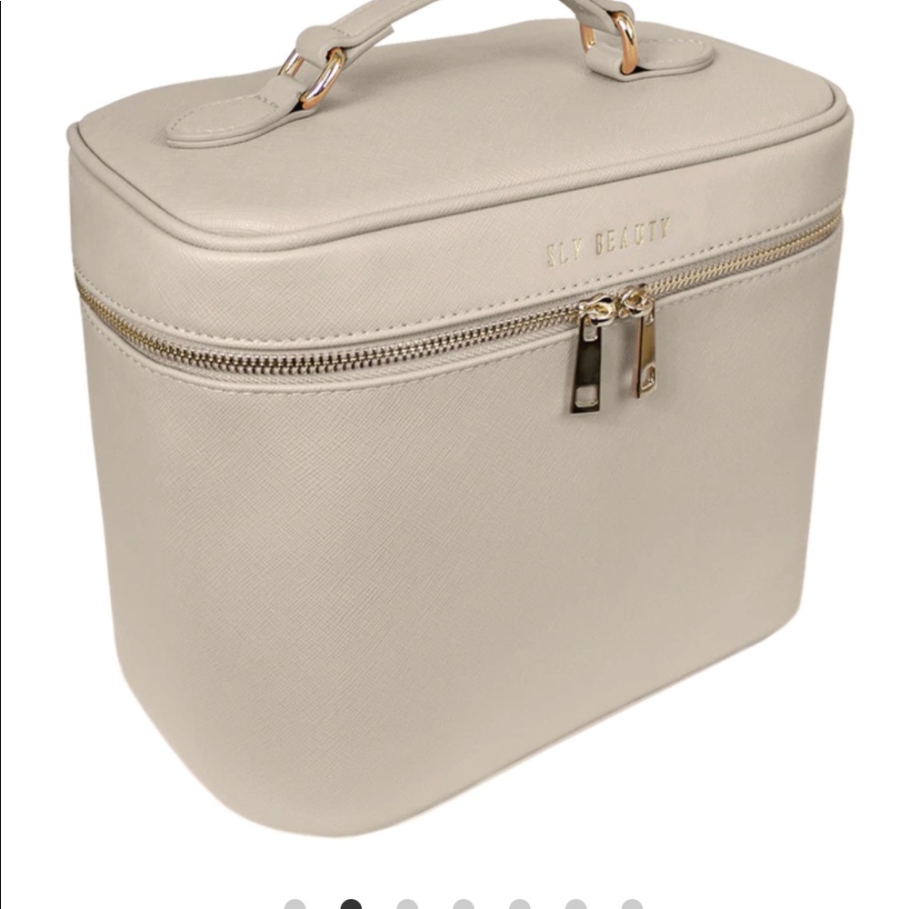 Sly Beauty Make-up bag. Used!